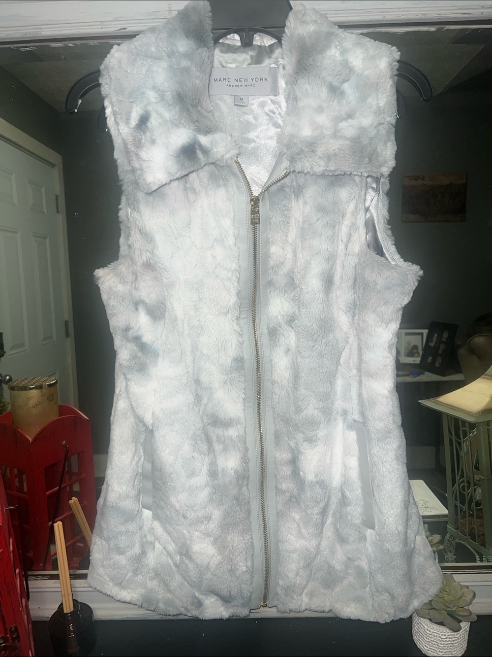Super soft faux fur Marc New York vest.